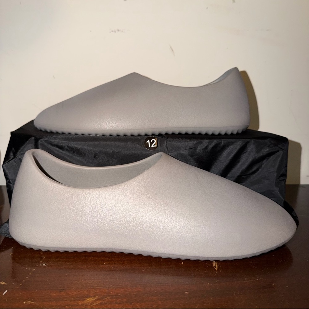 YZY SL-01 ‘Grey’ - BRAND NEW WITH BAG - SIZE 12